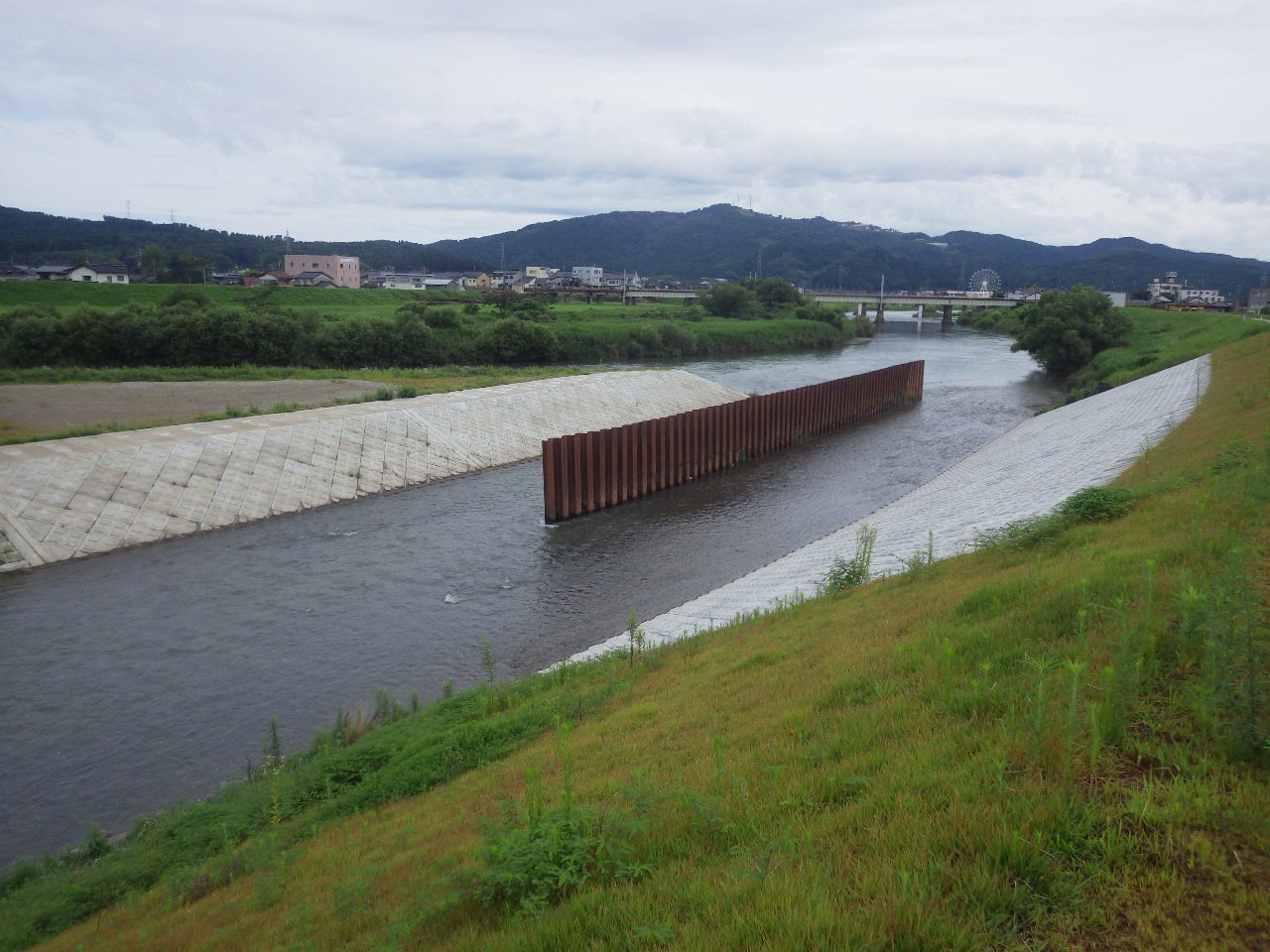 河川工事施工例
